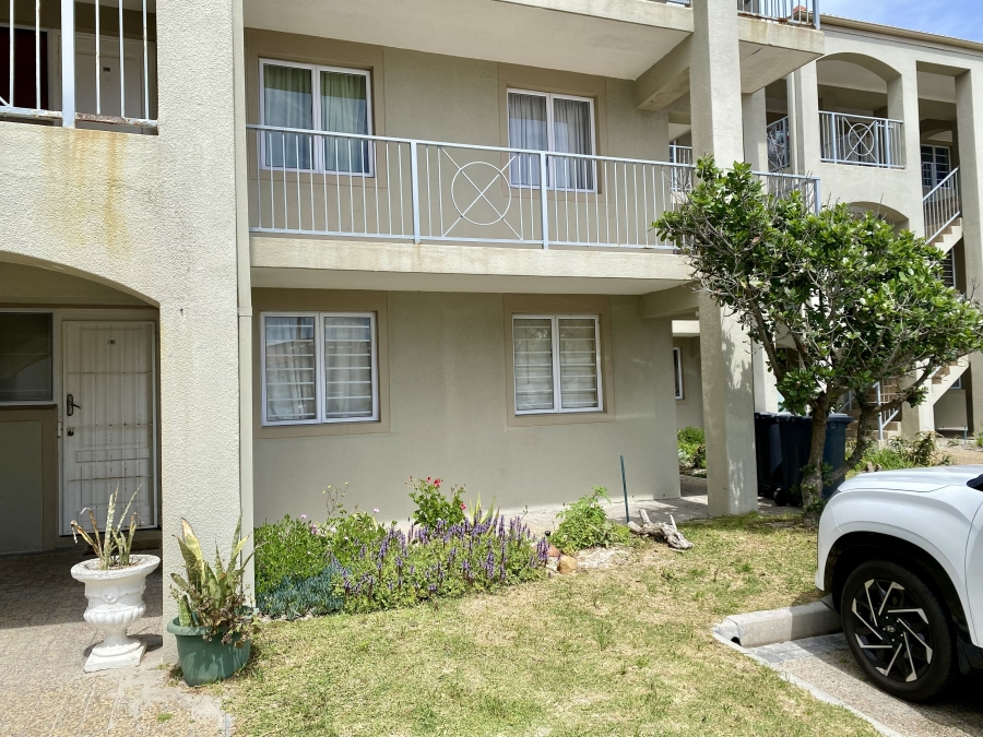 To Let 3 Bedroom Property for Rent in Capricorn Western Cape